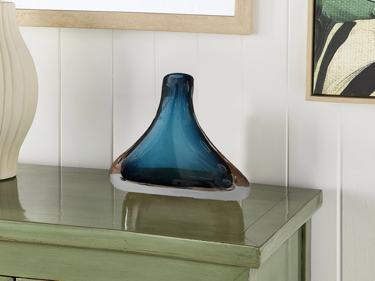VIEJO Large Vase Lifestyle VIEJO Large Vase Lifestyle