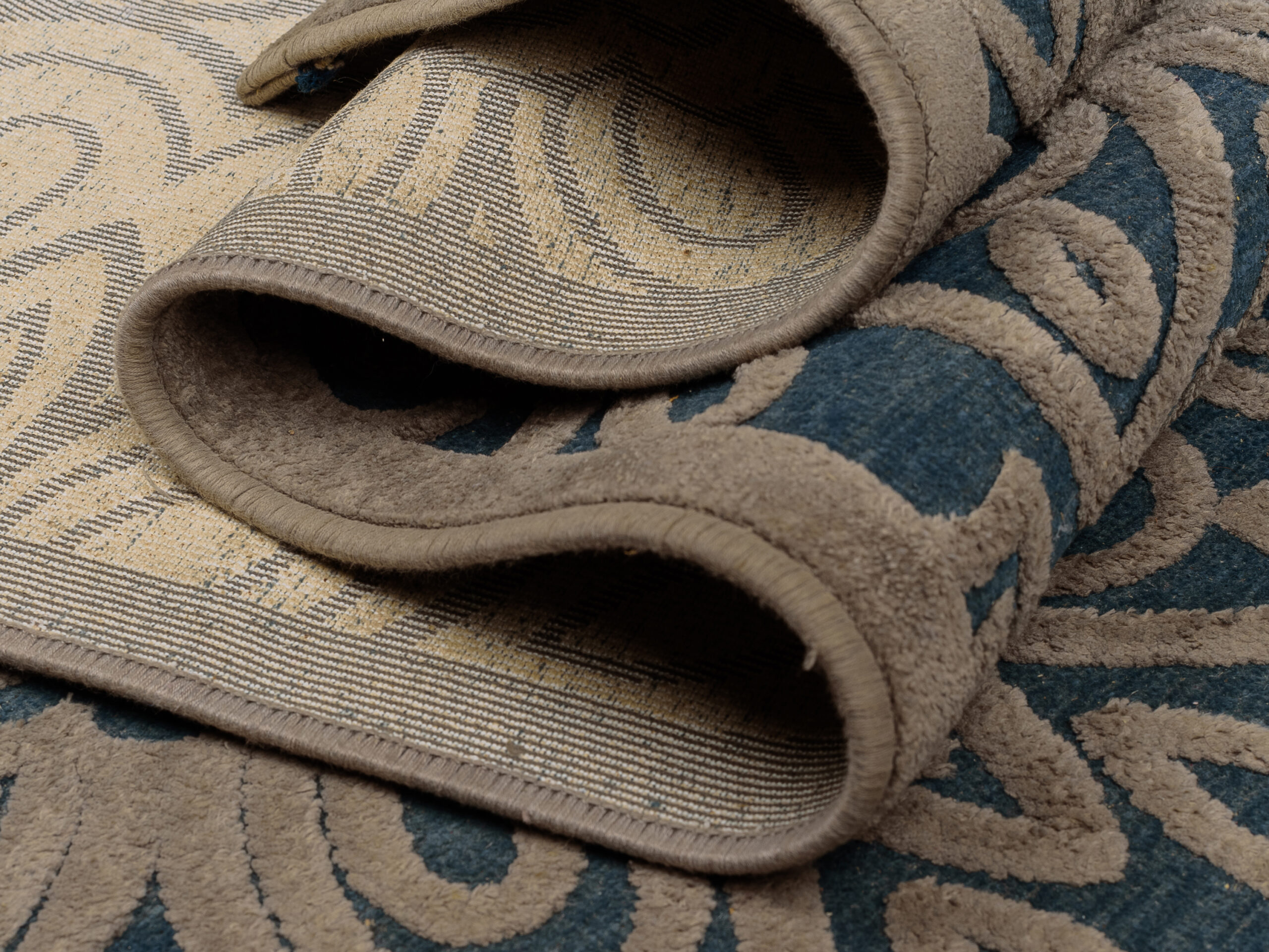 BINGOL Silk Rug Details BINGOL Silk Rug Details